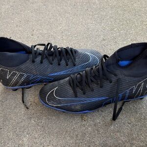 Nike Men’s Black and Blue Athletic Soccer Shoes
